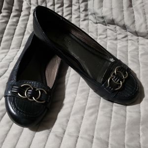 Women's shoes
